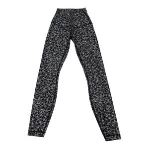 Lululemon Athletica Black and White Patterned Leggings EUC LKE NEW